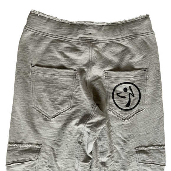 Zumba Wear | Zumba Flow High Waisted Cargo Gorpcore Sweatpants Jogger Raw Edge - Picture 6 of 8